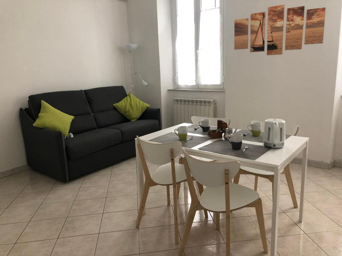 Due Ale - Nuova Casa Di Corte A * Trieste